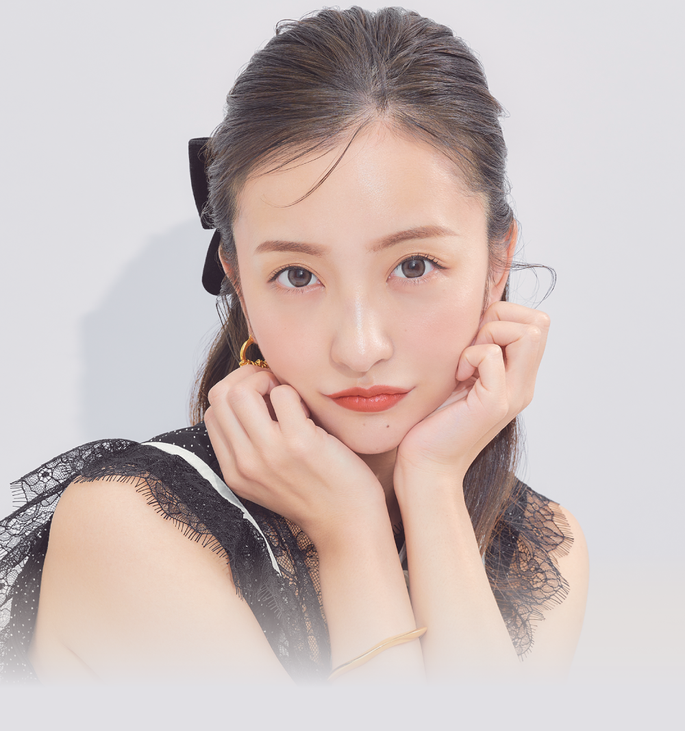 TORIC LINE UP モデル板野友美さん