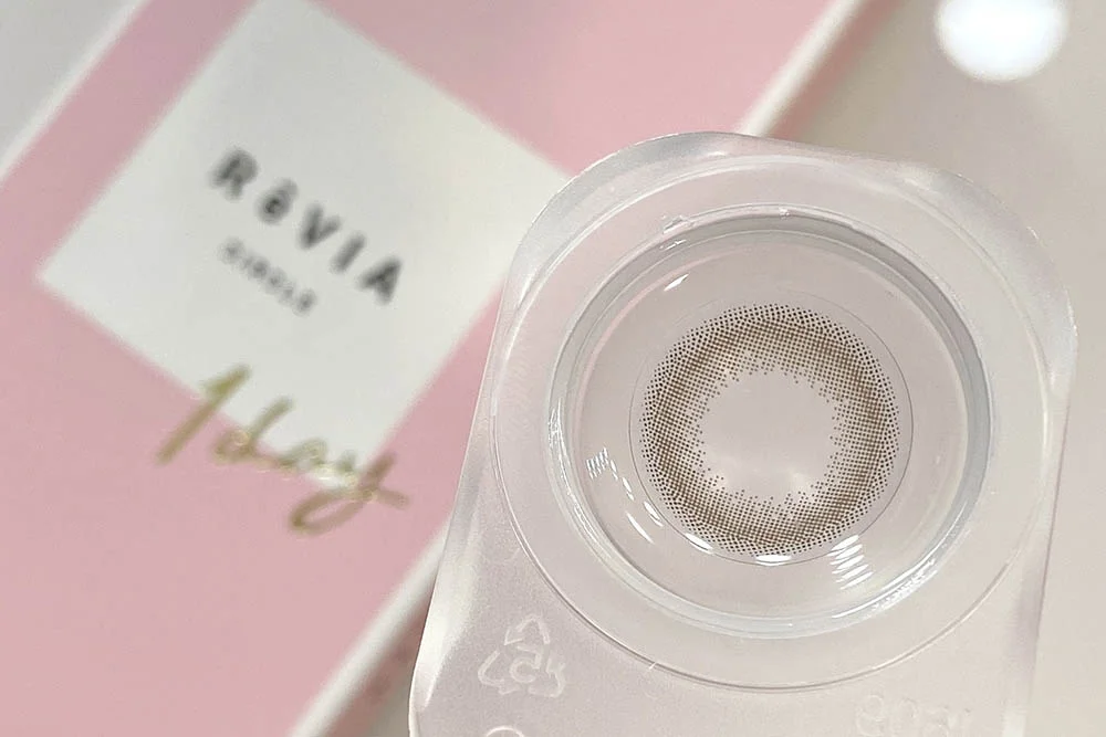 ReVIA 1day CIRCLEのパッケージ画像とレンズ画像
